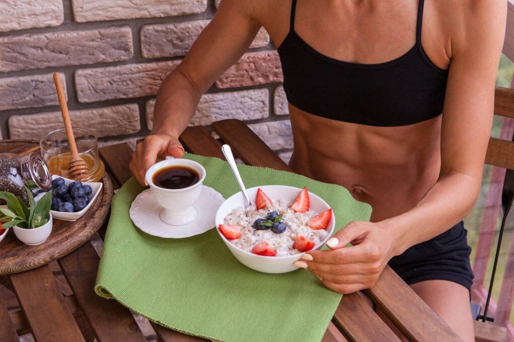 Bữa sáng lành mạnh với việc kiểm soát calo để giảm cân